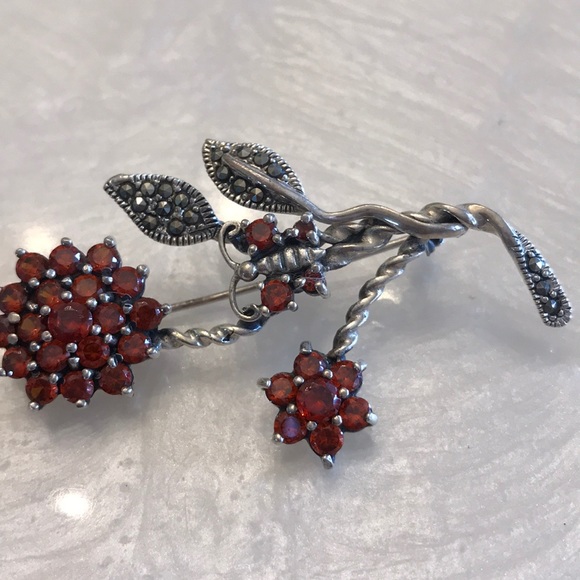 Flower Brooch - Picture 2 of 7